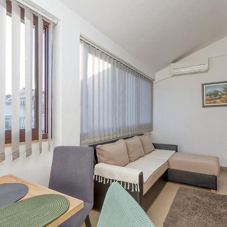 Apartment Lucijan Porec Exterior photo