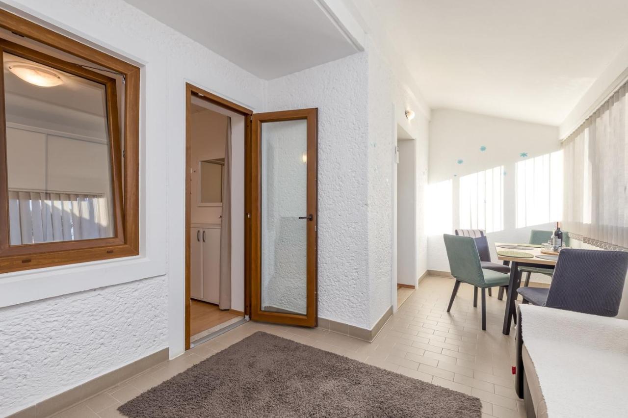 Apartment Lucijan Porec Exterior photo